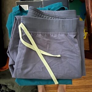 Figs Livingston basic scrub pants. Size medium. Worn once. Color is space navy